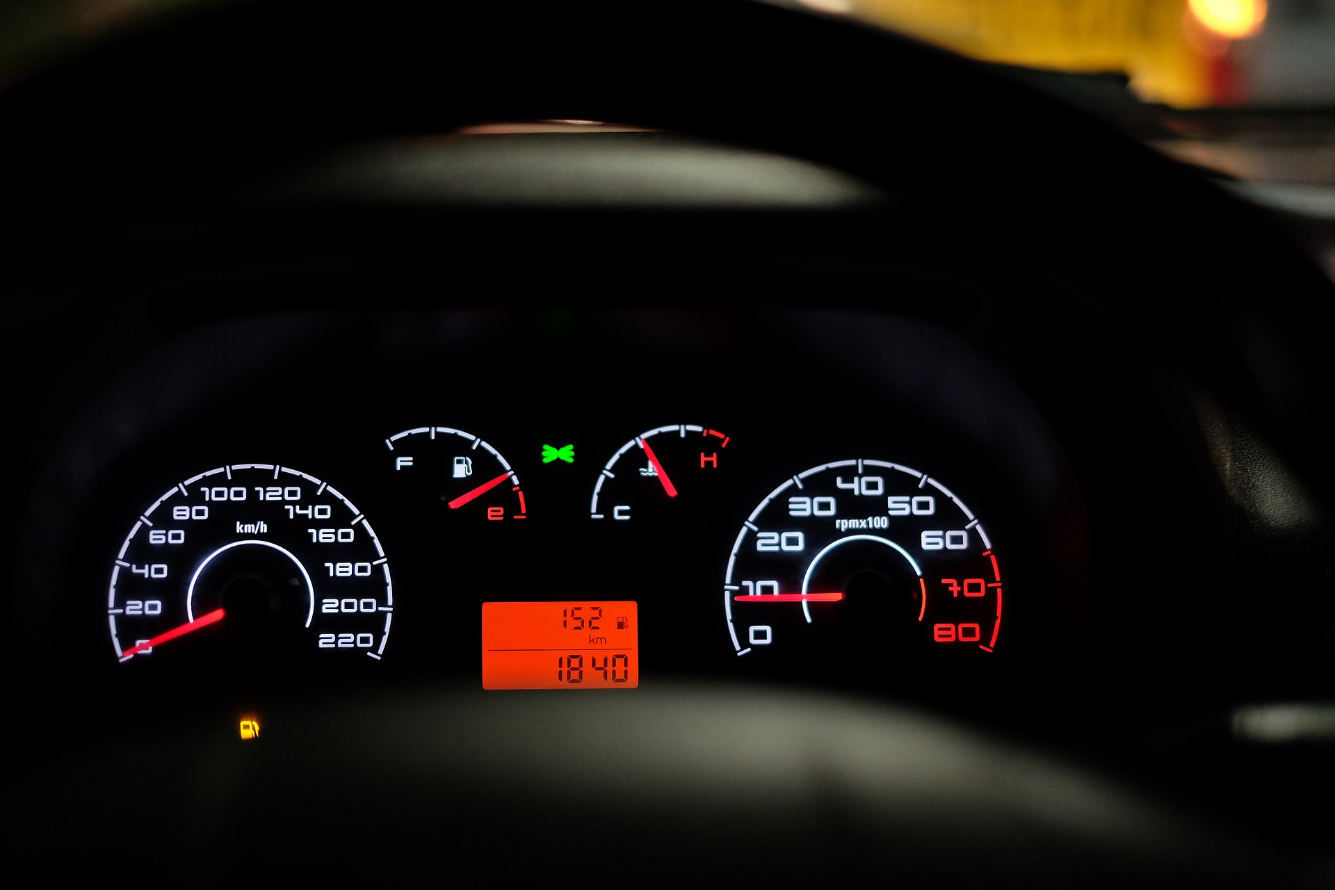 car-dashboard-2667434_1920