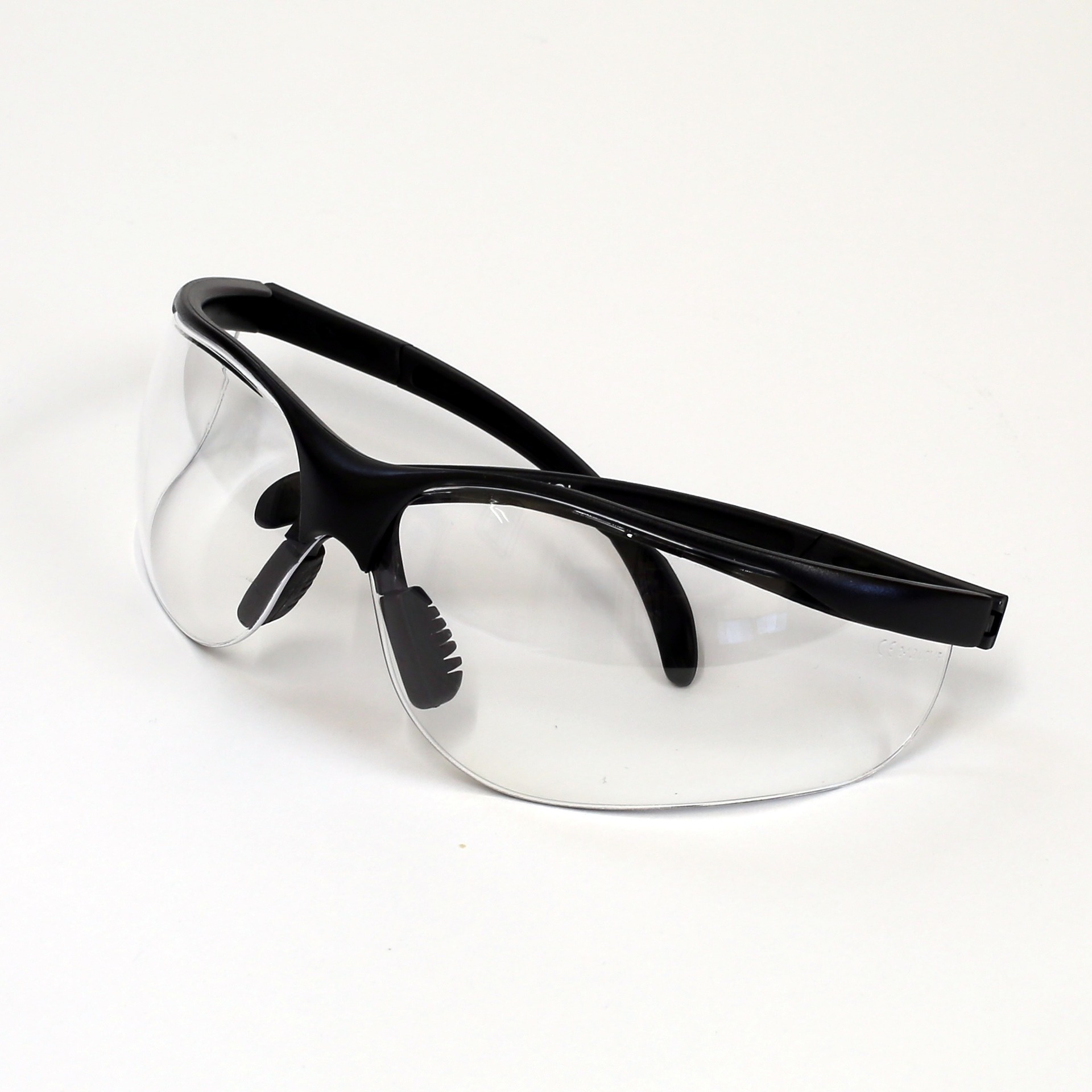 safety-glasses-864648_1920