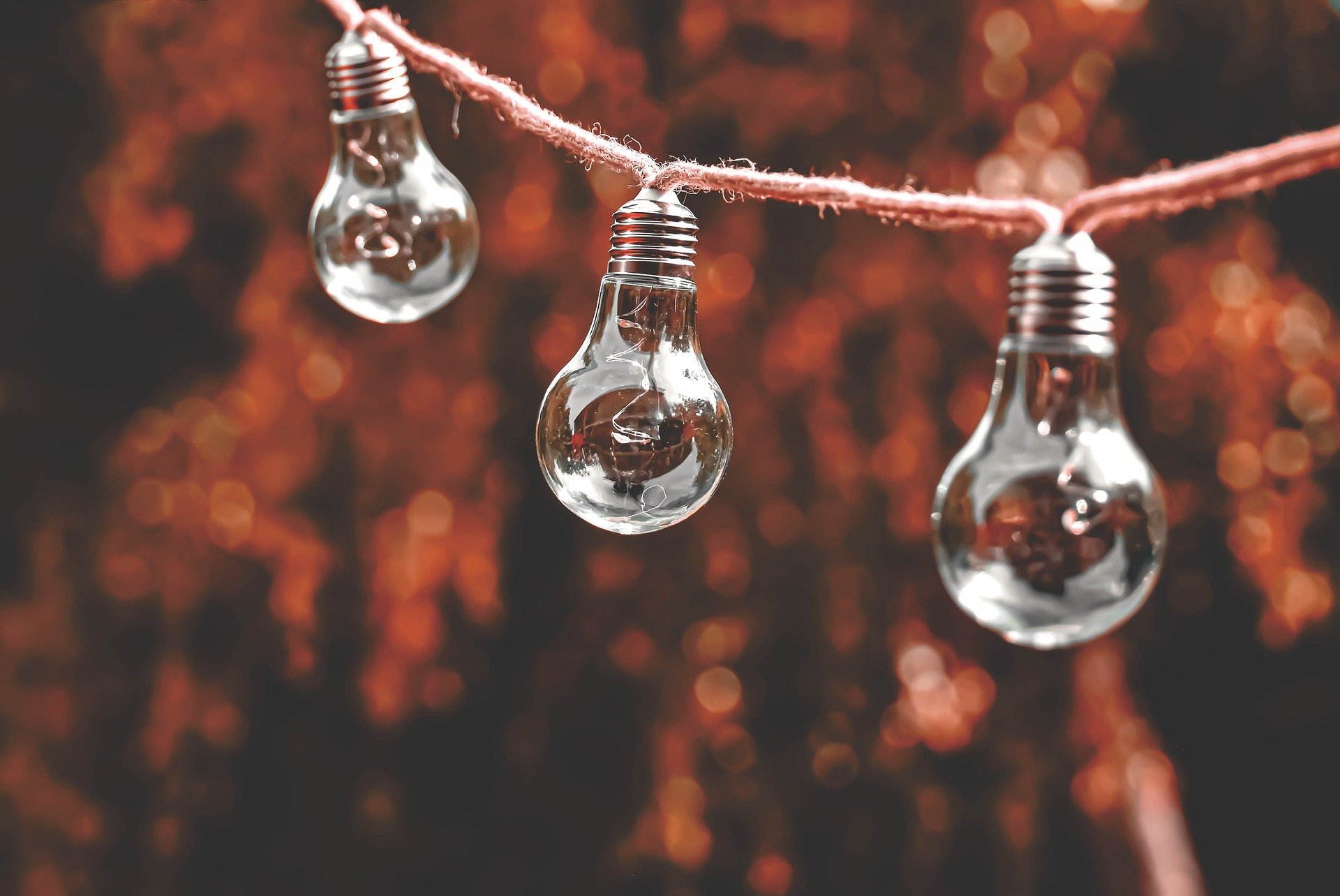 light-bulb-5282872_1920